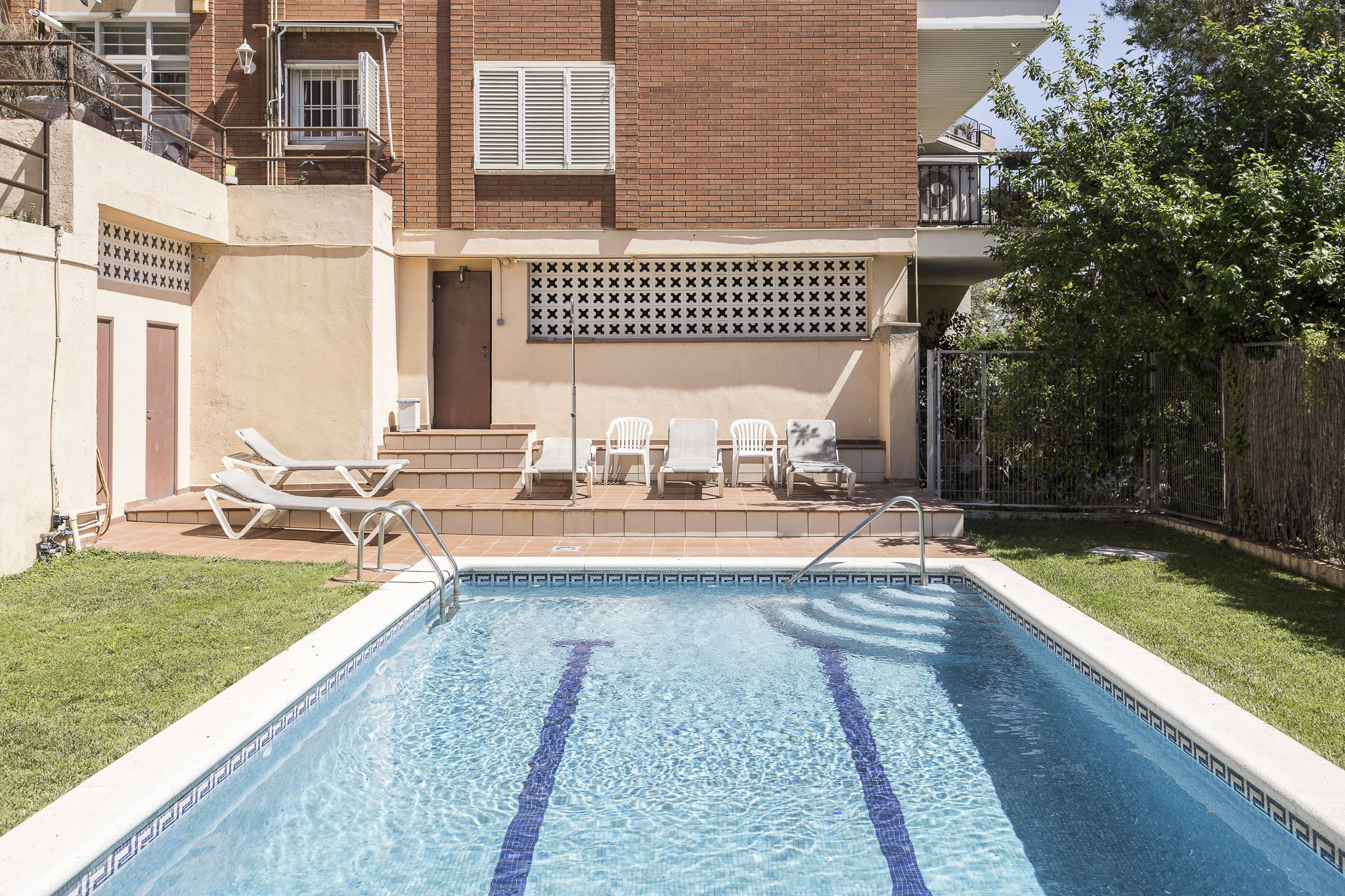 Merveilleuse propriété avec jardin et vue sur la mer