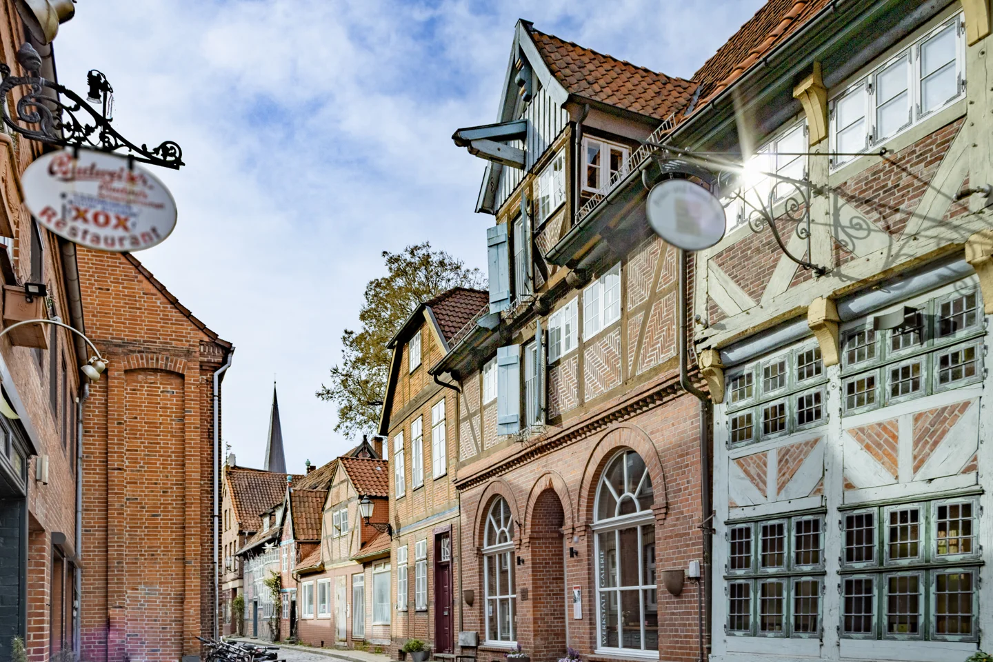 Unvergleichlich: Historisches Wohn- und Geschäftshaus direkt an der Elbe