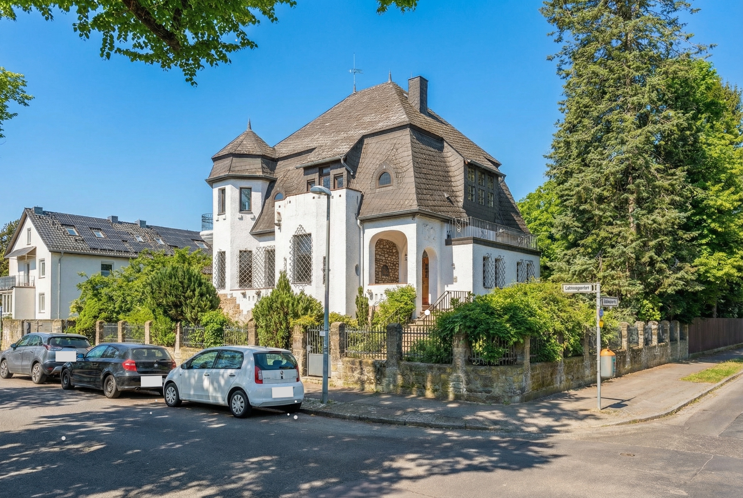 Romantische Villa auf traumhaftem Grundstück in Kirchrode