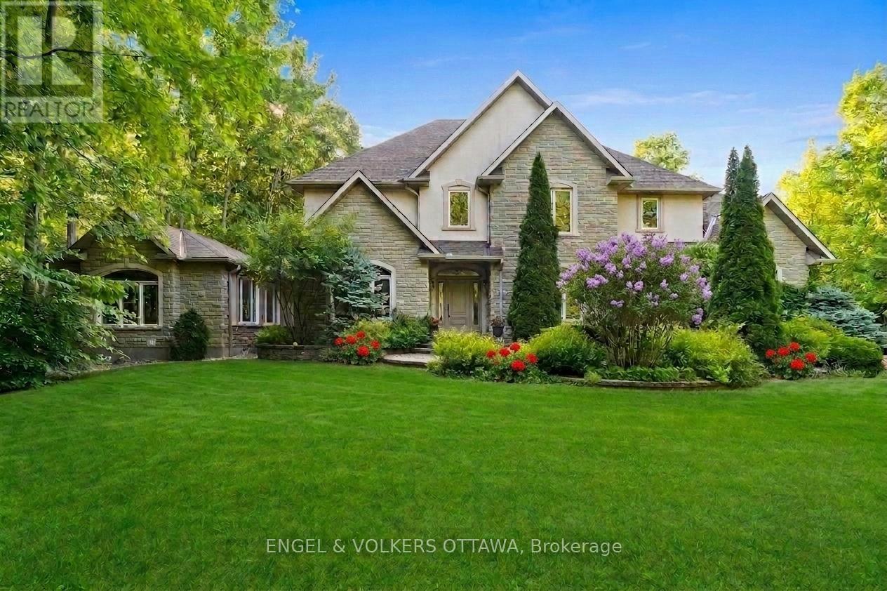 Rockcrest Manor in Manotick's Rideau Forest