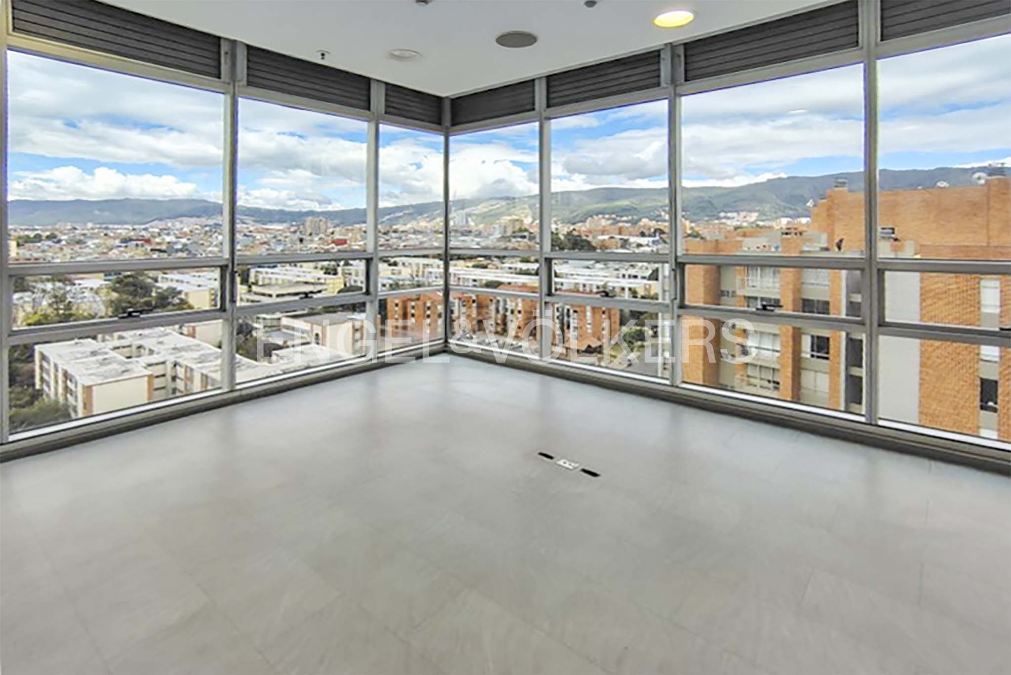Venta oficina inversion 634m2 Centro Empresarial Colpatria