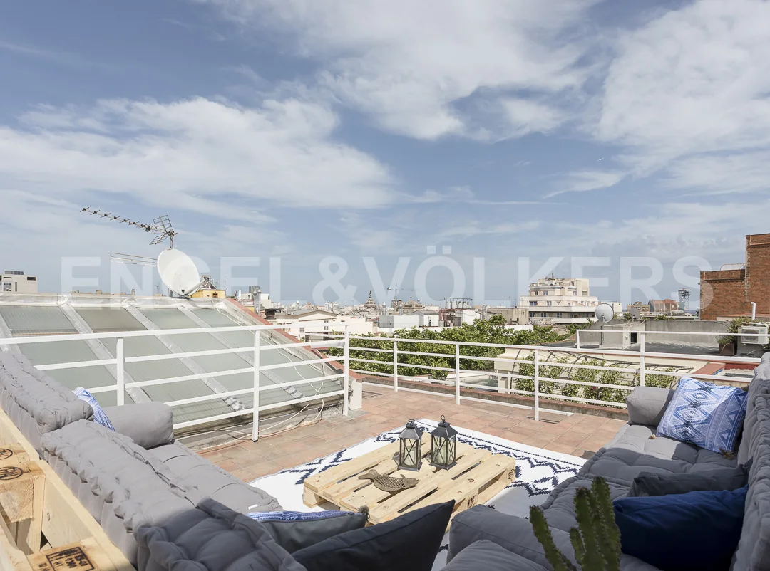 Charming penthouse with terraces in Raval