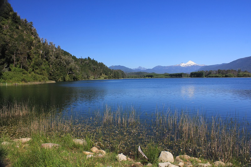 Exclusiva Propiedad con orilla de laguna Menetue