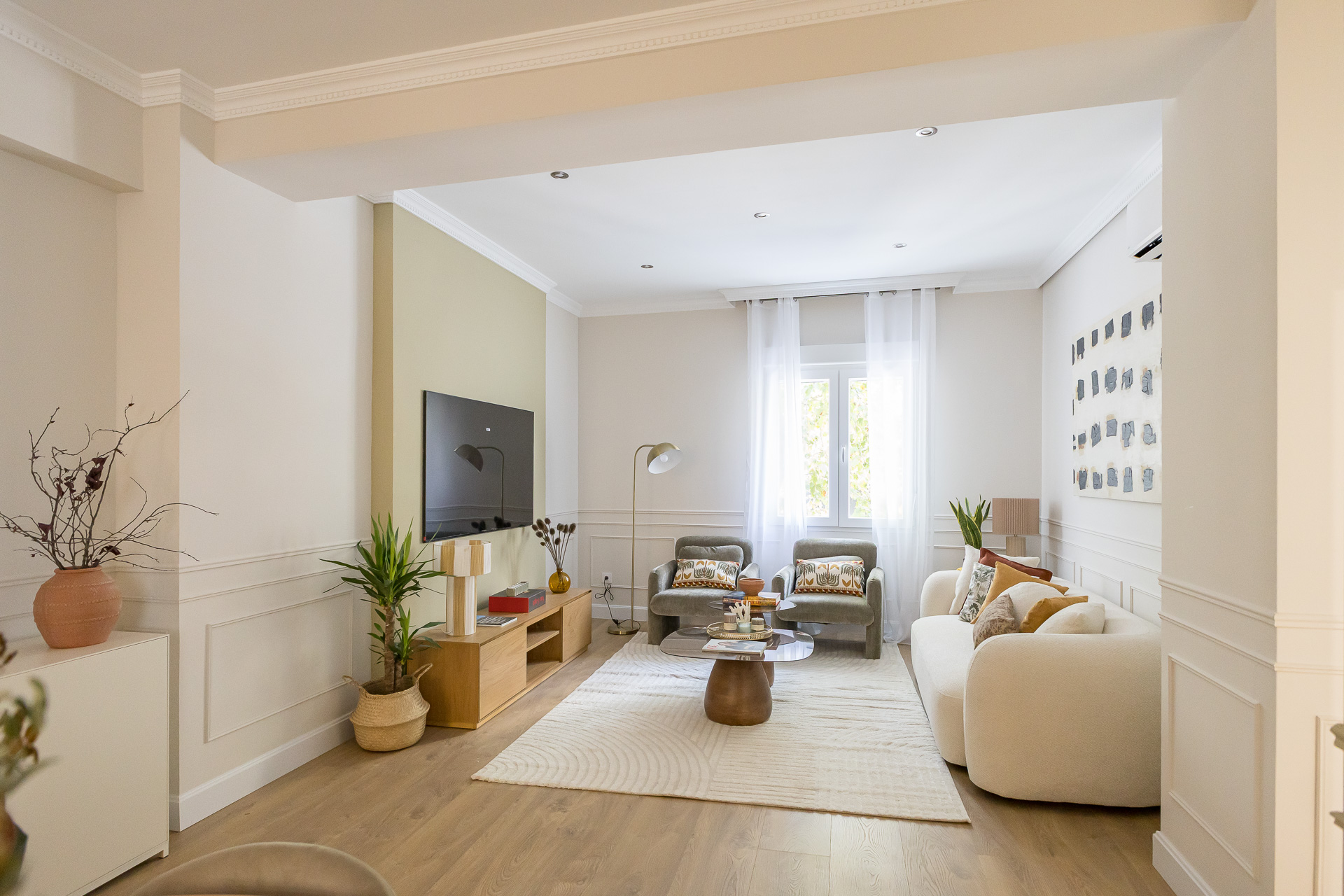 Contemporary elegance and exclusive design in Cuatro Caminos