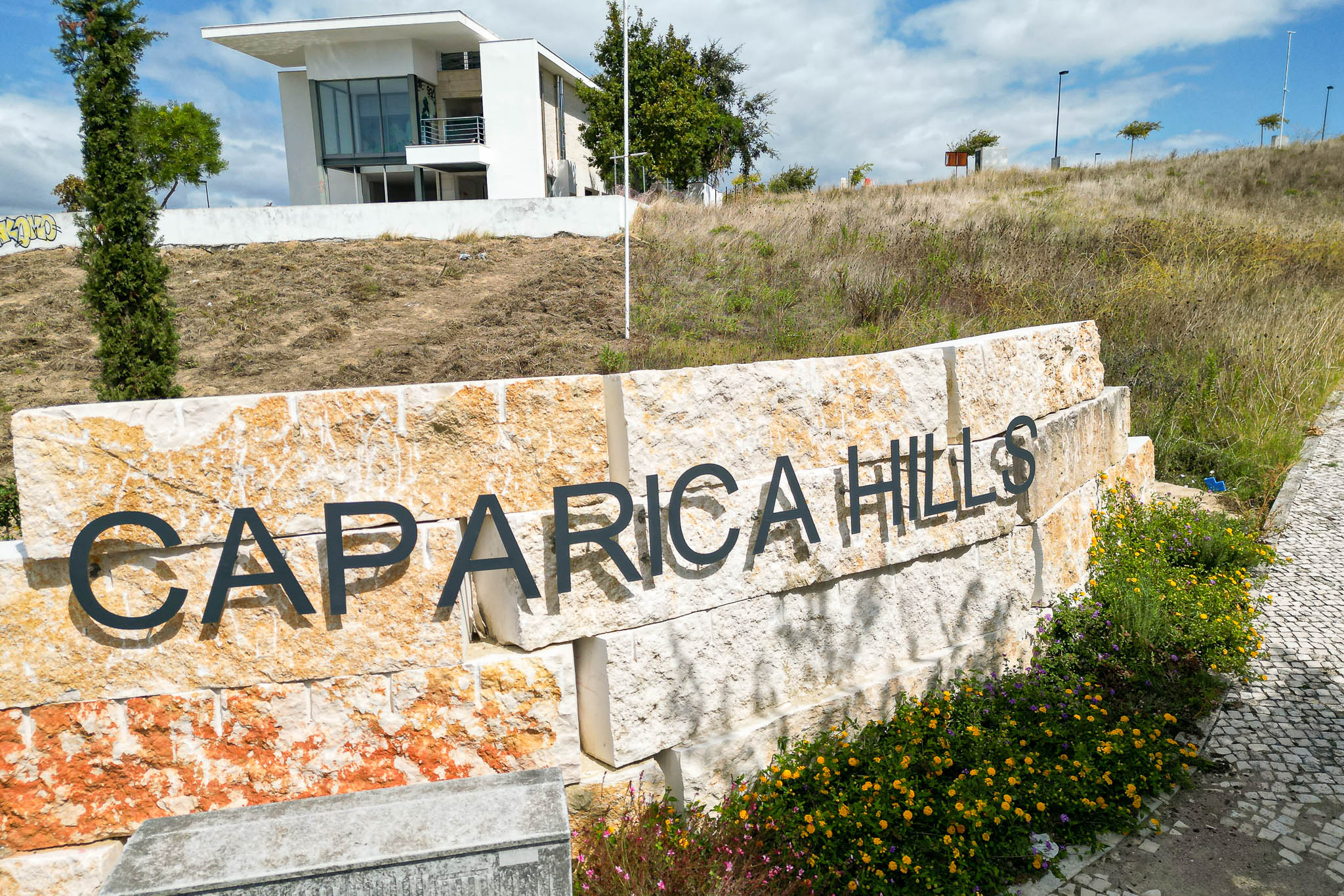 4-bedroom residential plot in Aldeia dos Capuchos - the sea on the horizon