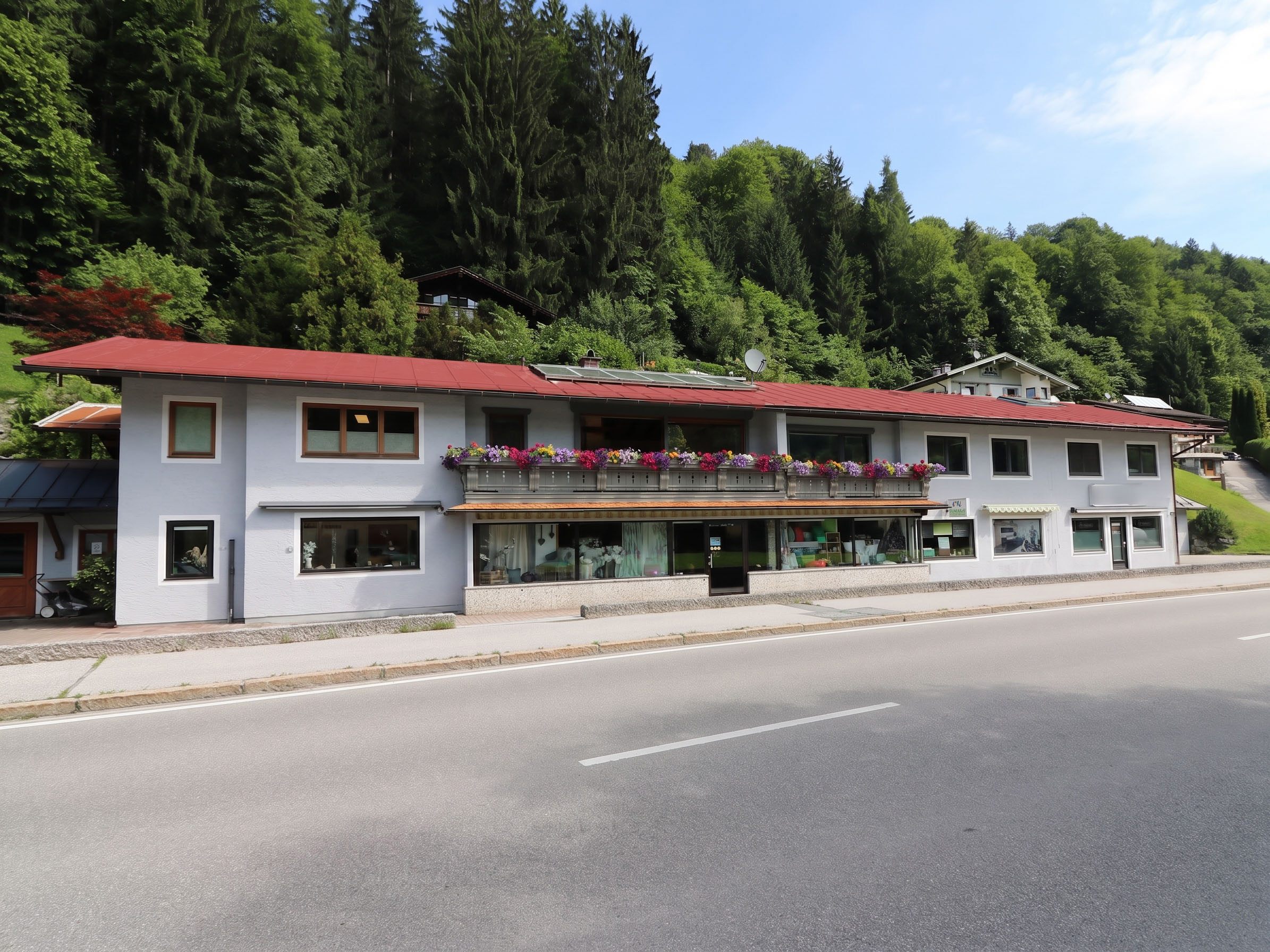 Wohn- und Geschäftshaus mit vielseitigen Nutzungsmöglichkeiten in Bischofswiesen-Engedey