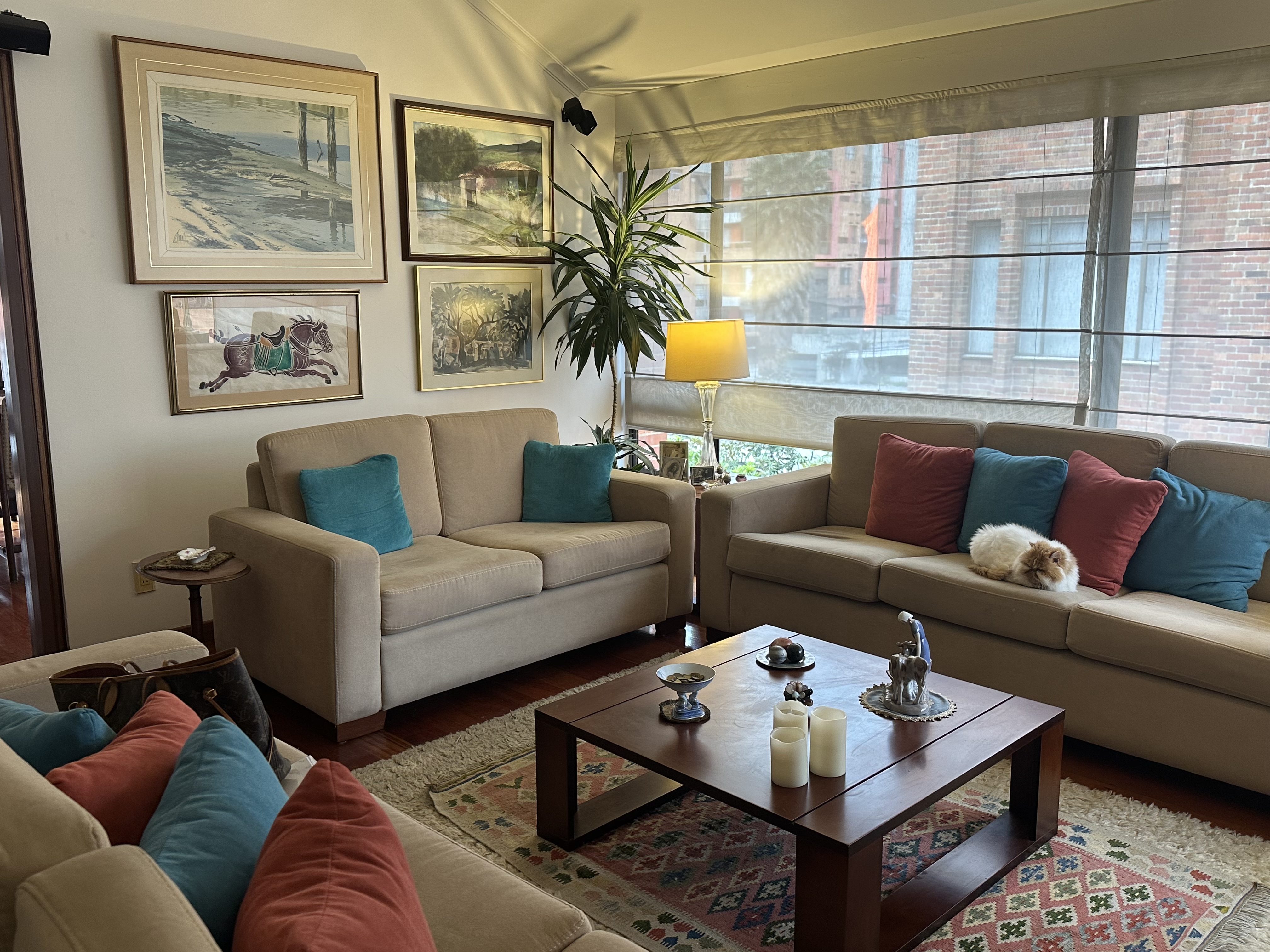 Apartamento con balcón para venta en Chicó Navarra