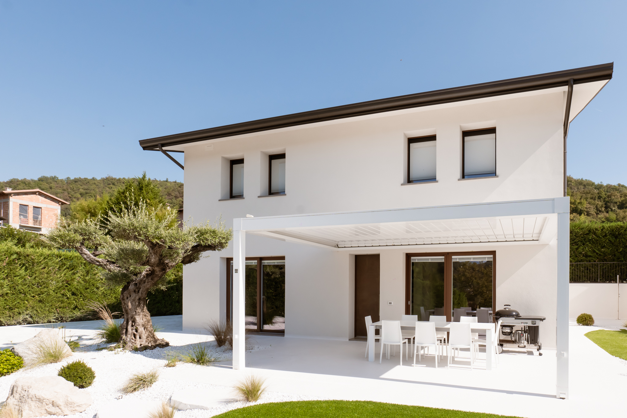 Contemporary villa among the hills of Castelgomberto (VI)