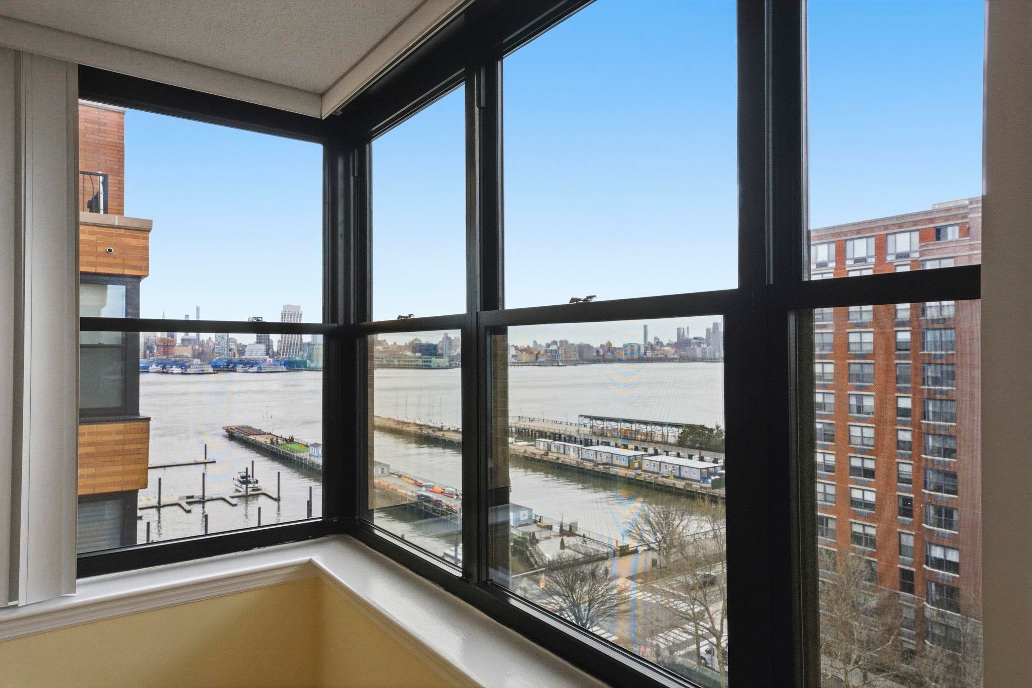 The Perfect Hoboken Pied-à-Terre!