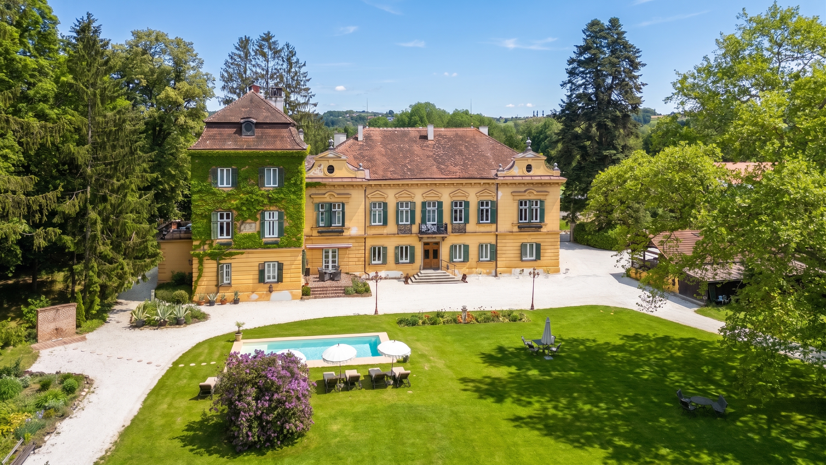 Historisches Palais mit prachtvoller Parkanlage