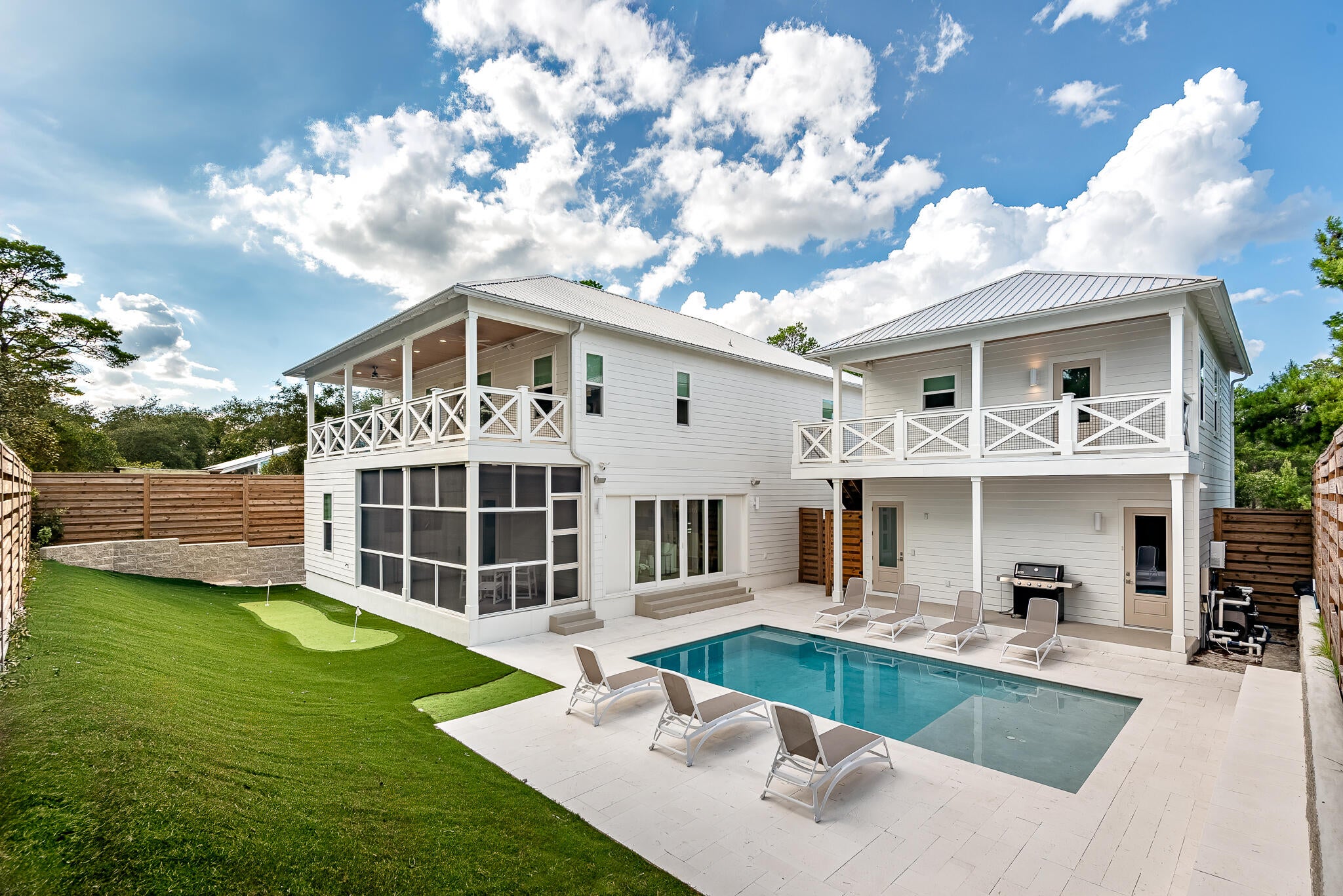 Beautiful Compound in Blue Mountain Beach