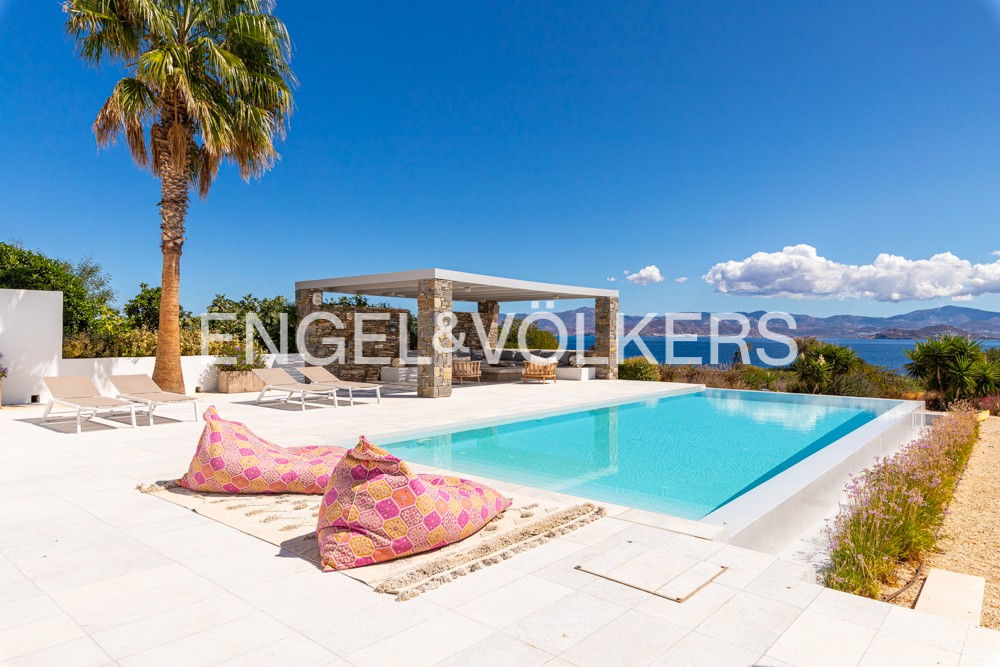 Infinite Blue Seafront Residence in Paros