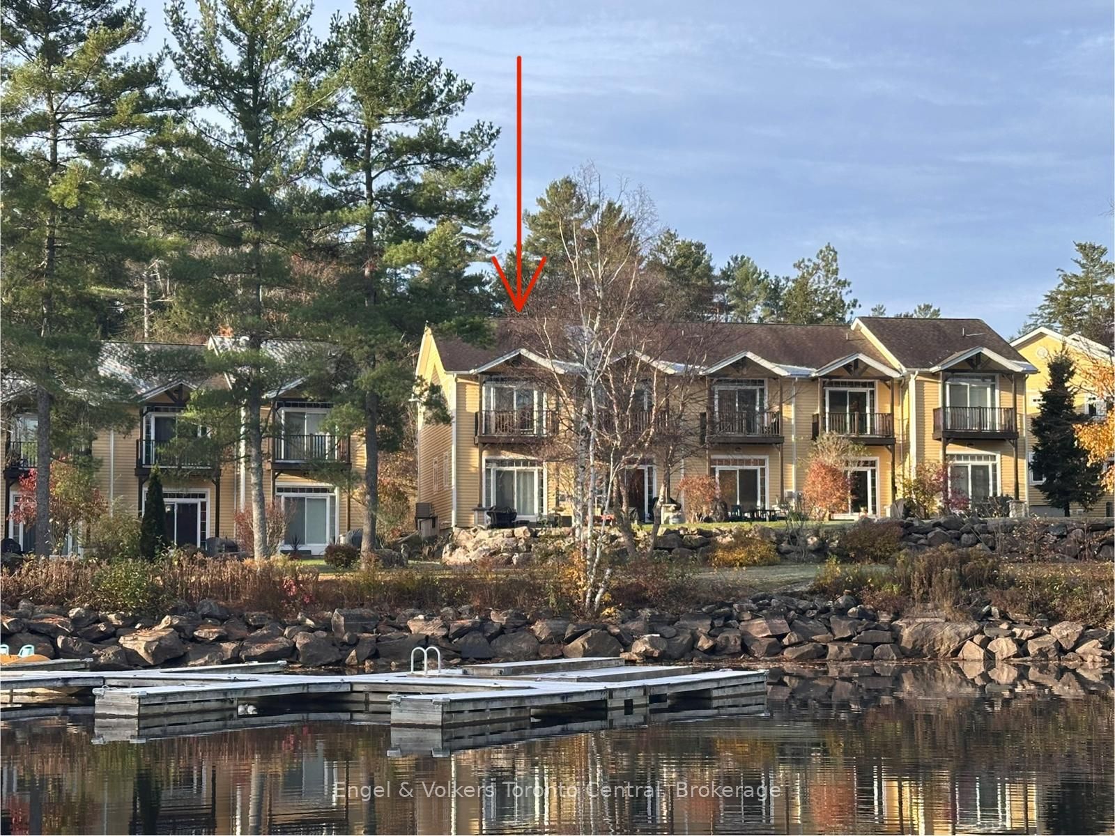 Lakeside 3 Bedroom Townhome on Anstruther Lake