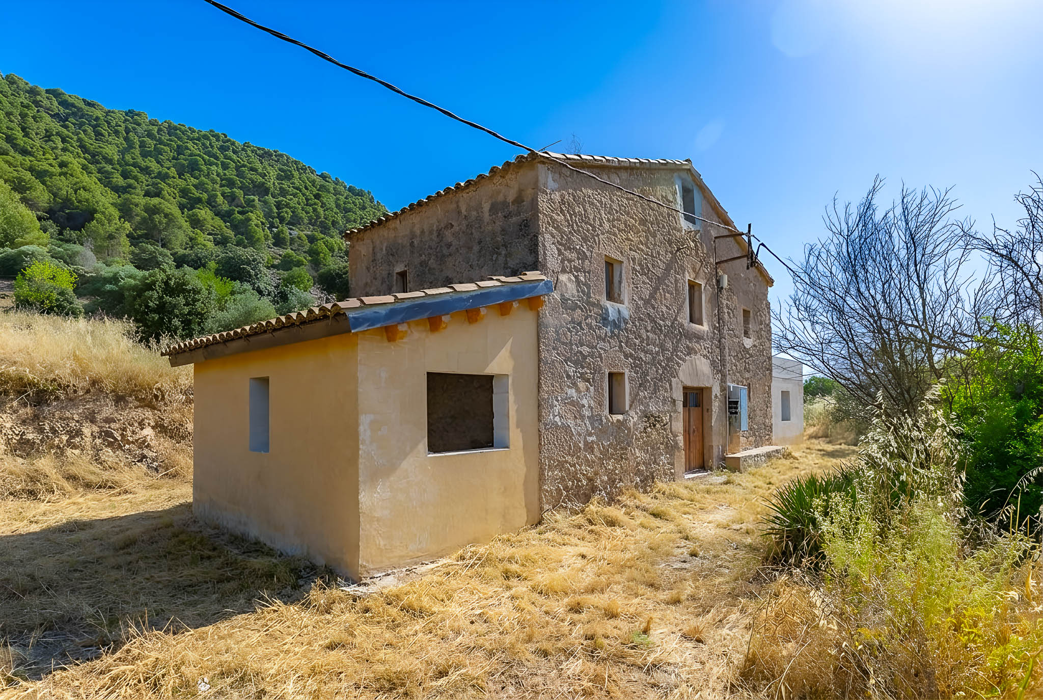 MASIA AMB LLICÈNCIA D'OBRES I VISTES AL CASTELL DE CARDONA