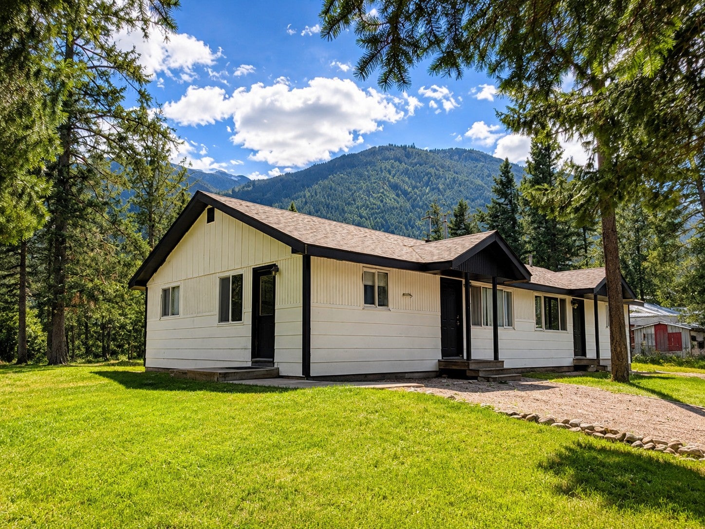 Beautifully Renovated Duplex