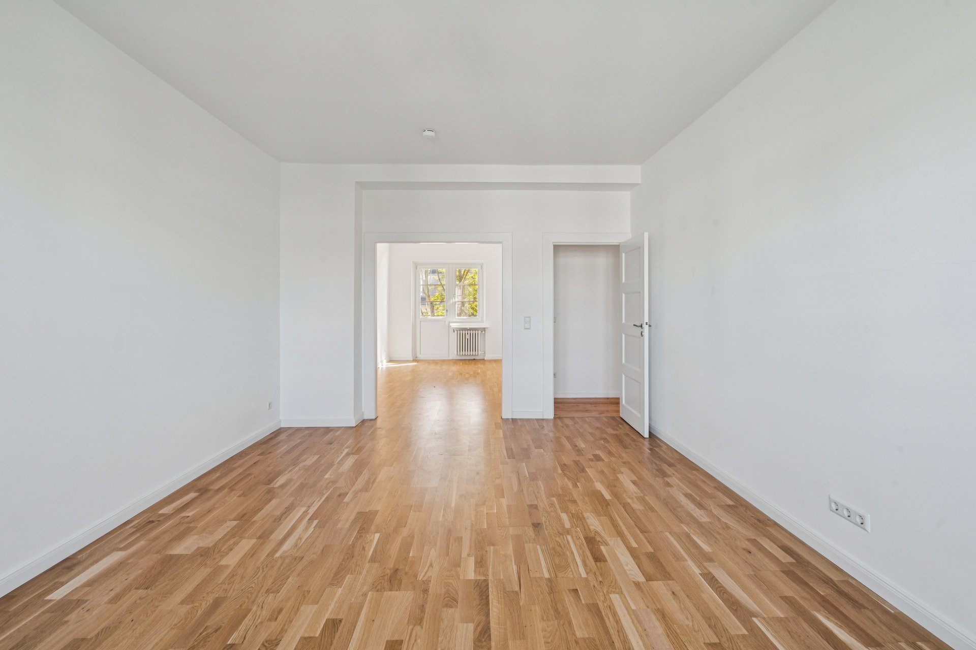 Licht und Lage,  Kernsanierte 3,5-Zimmer-Wohnung im Westend