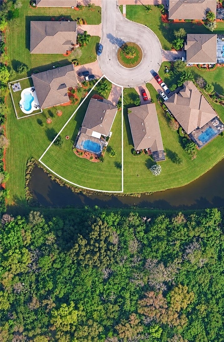 Spacious on Quiet Cul-de-Sac in Gated Community