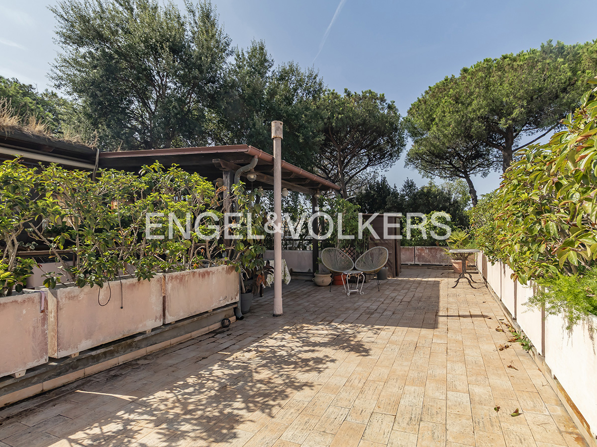 In the heart of Casalpalocco, four-room apartment with a large terrace