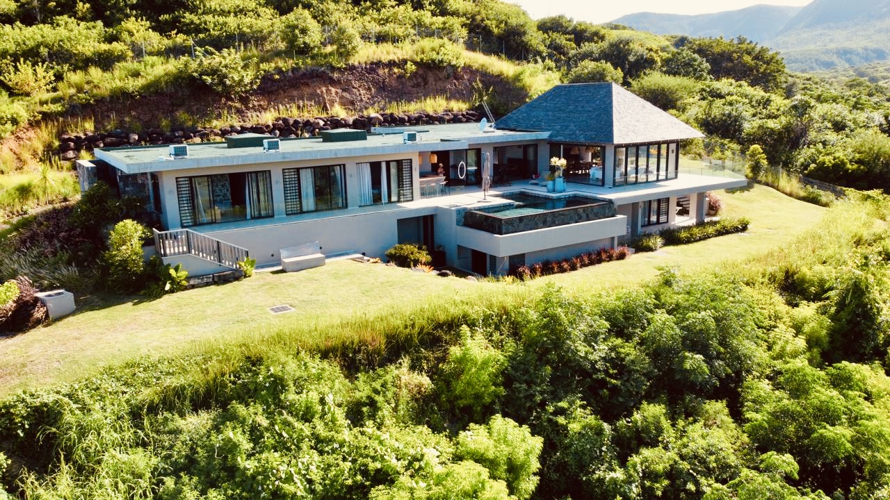 Extraordinary Villa in Petite Riviere Noire