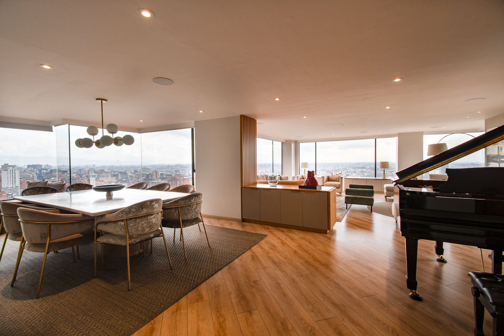 Apartamento con clubhouse en arriendo en Chicó Oriental