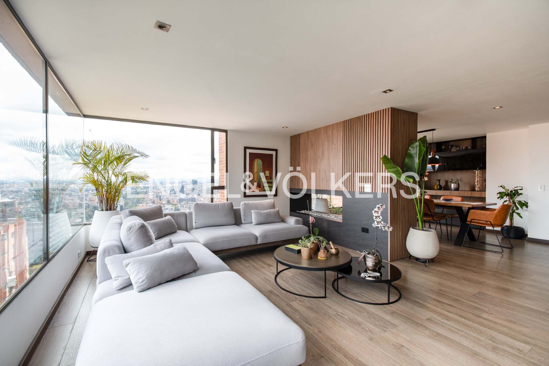 Iluminado apartamento con clubhouse para venta en Chicó Alto