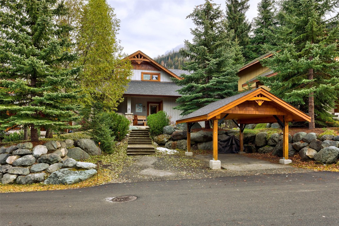 Meticulously Cared For Charming Cottage