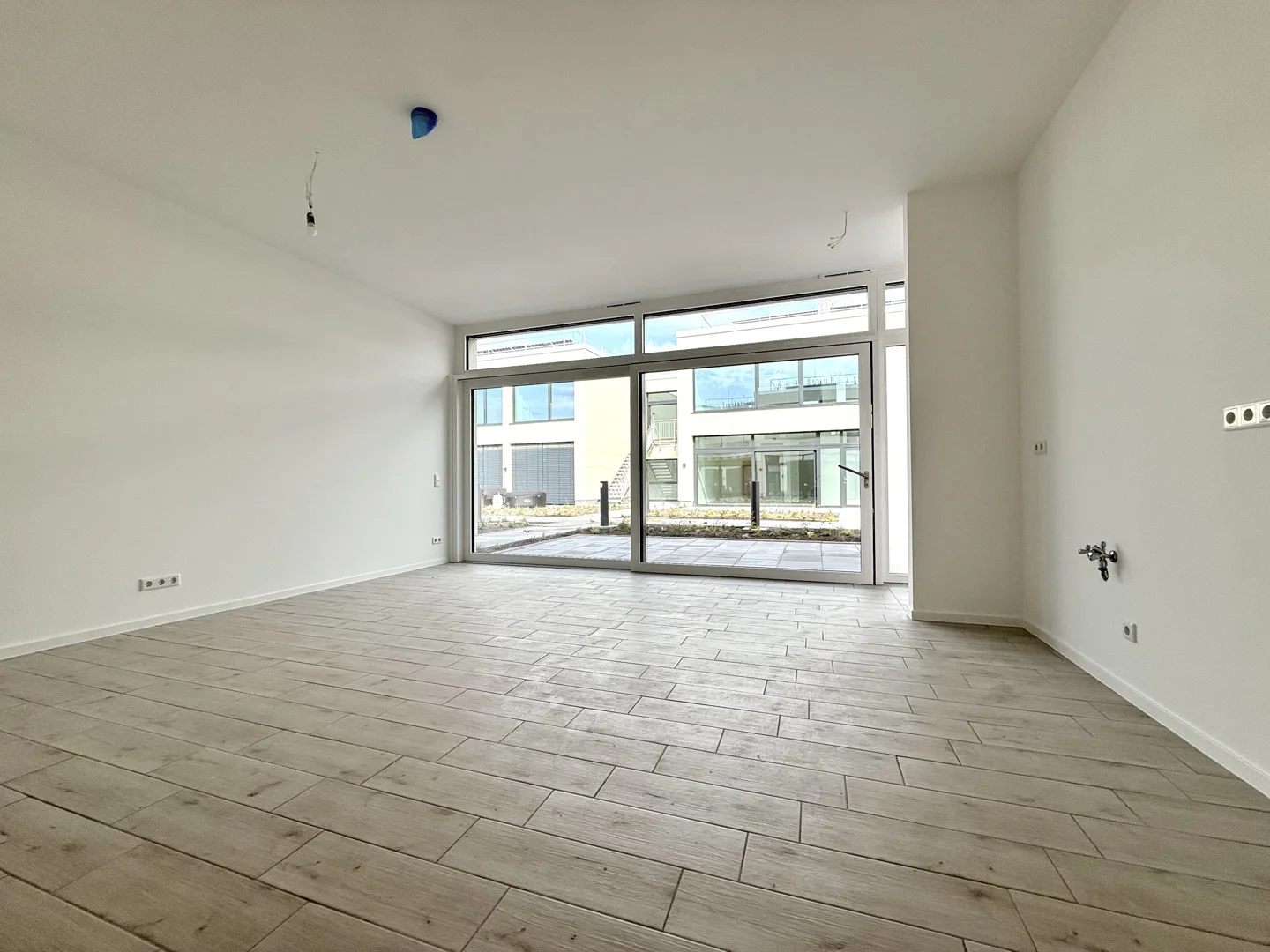 Stilvoll wohnen auf drei Ebenen mit zwei Terrassen - Foto 3