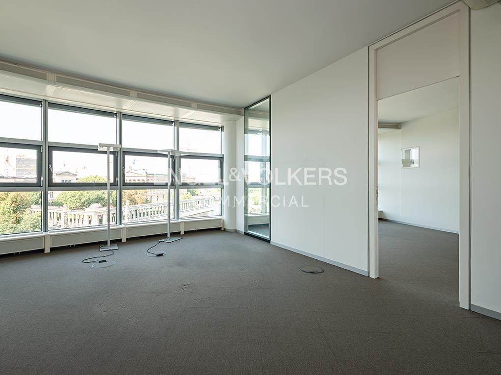 Top: Repräsentanz mit Dachterrasse