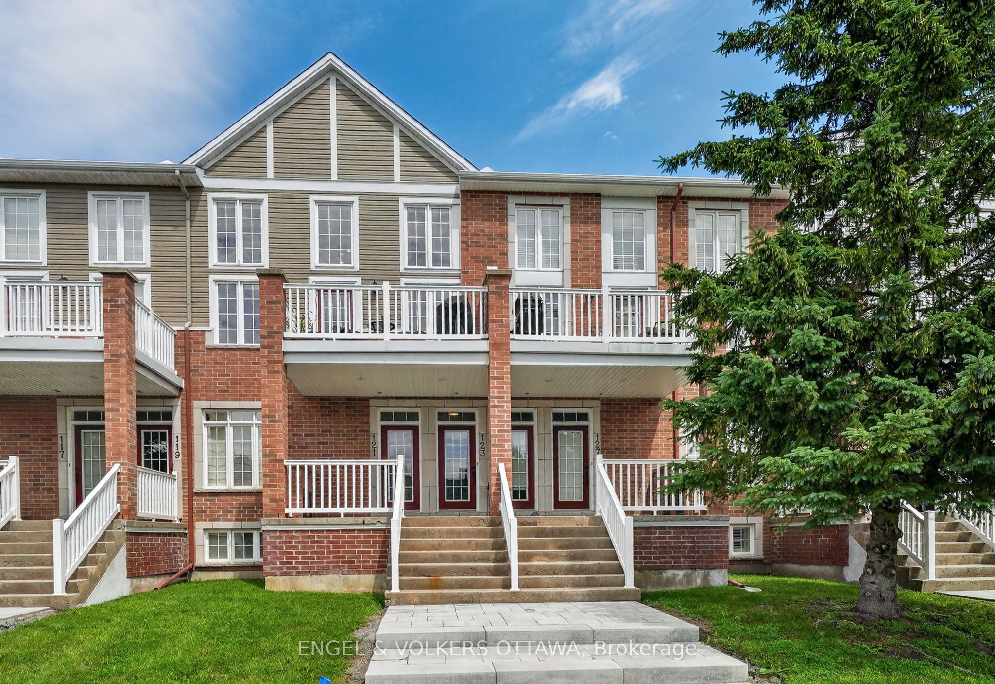 Over 1,600 sq. ft. and a Garage in Riverside South