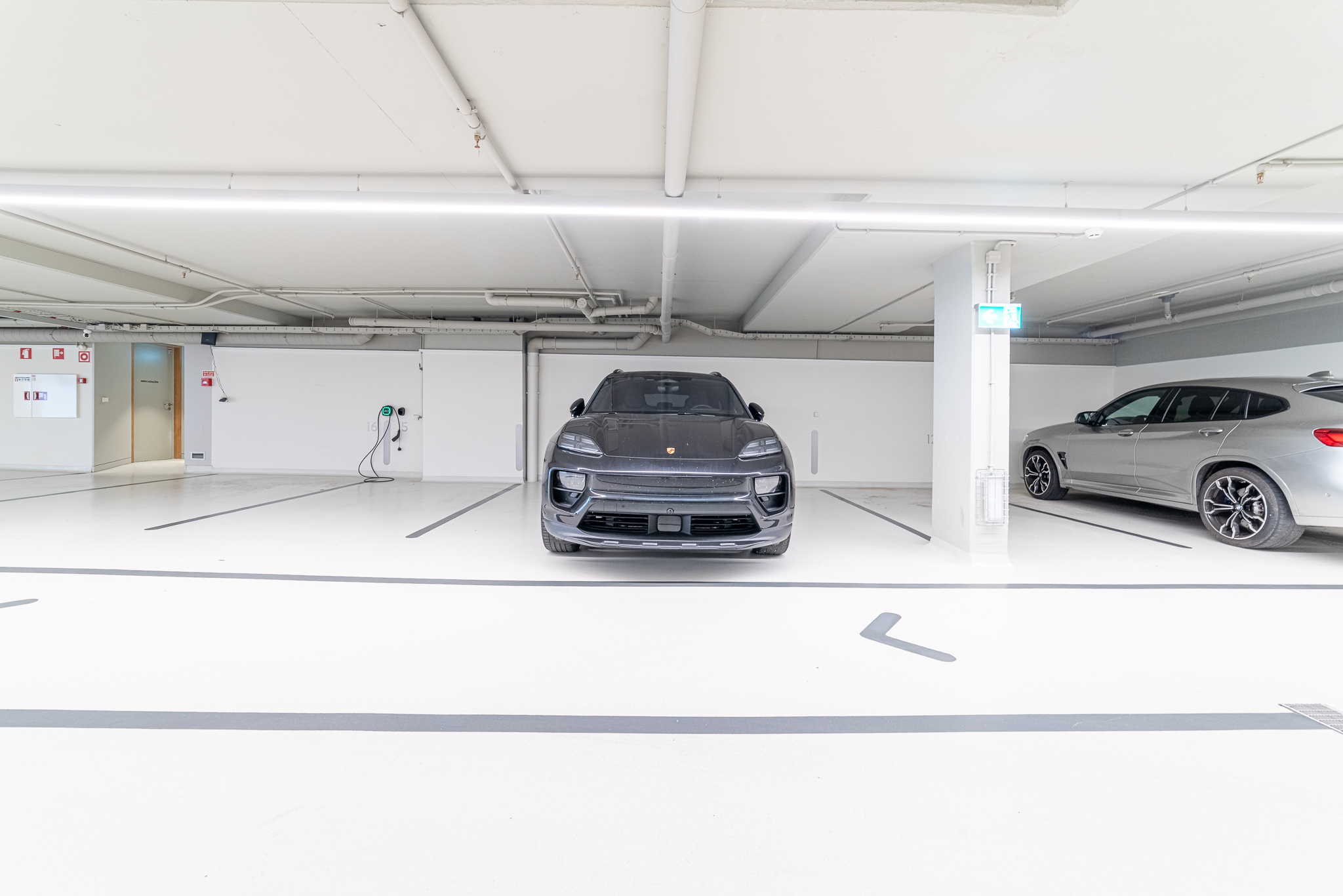 Underground Parking with 24h Security in Saldanha