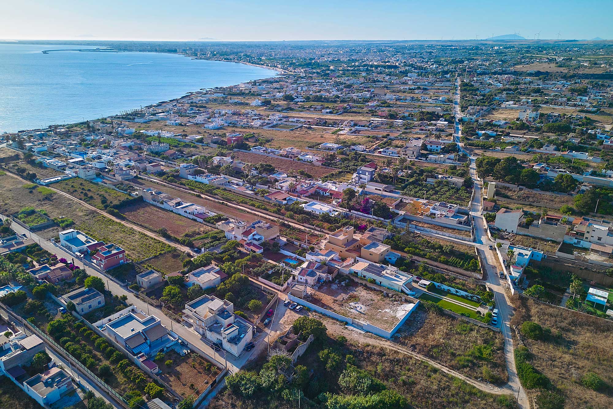Nuovo progetto di villa con dependance a pochi passi dal mare