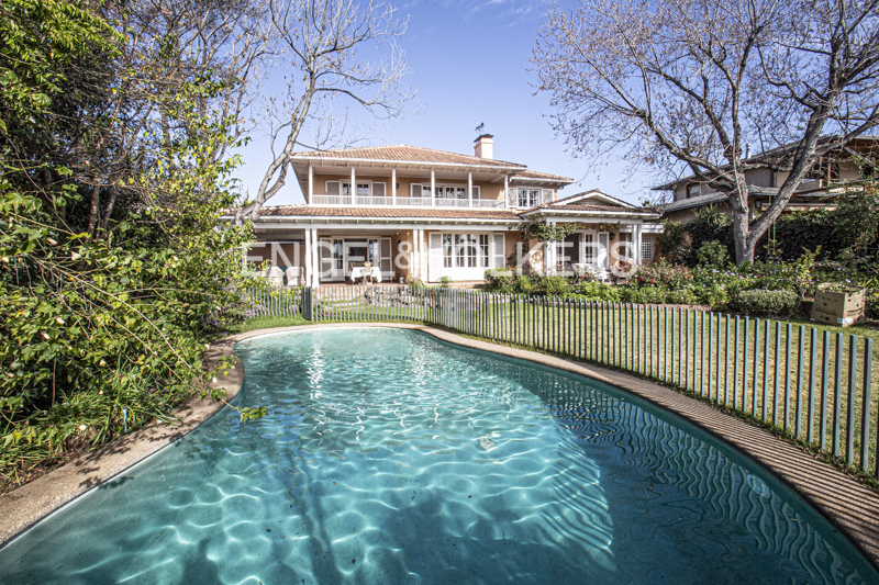 Casa En Venta Los Dominicos, La Foresta