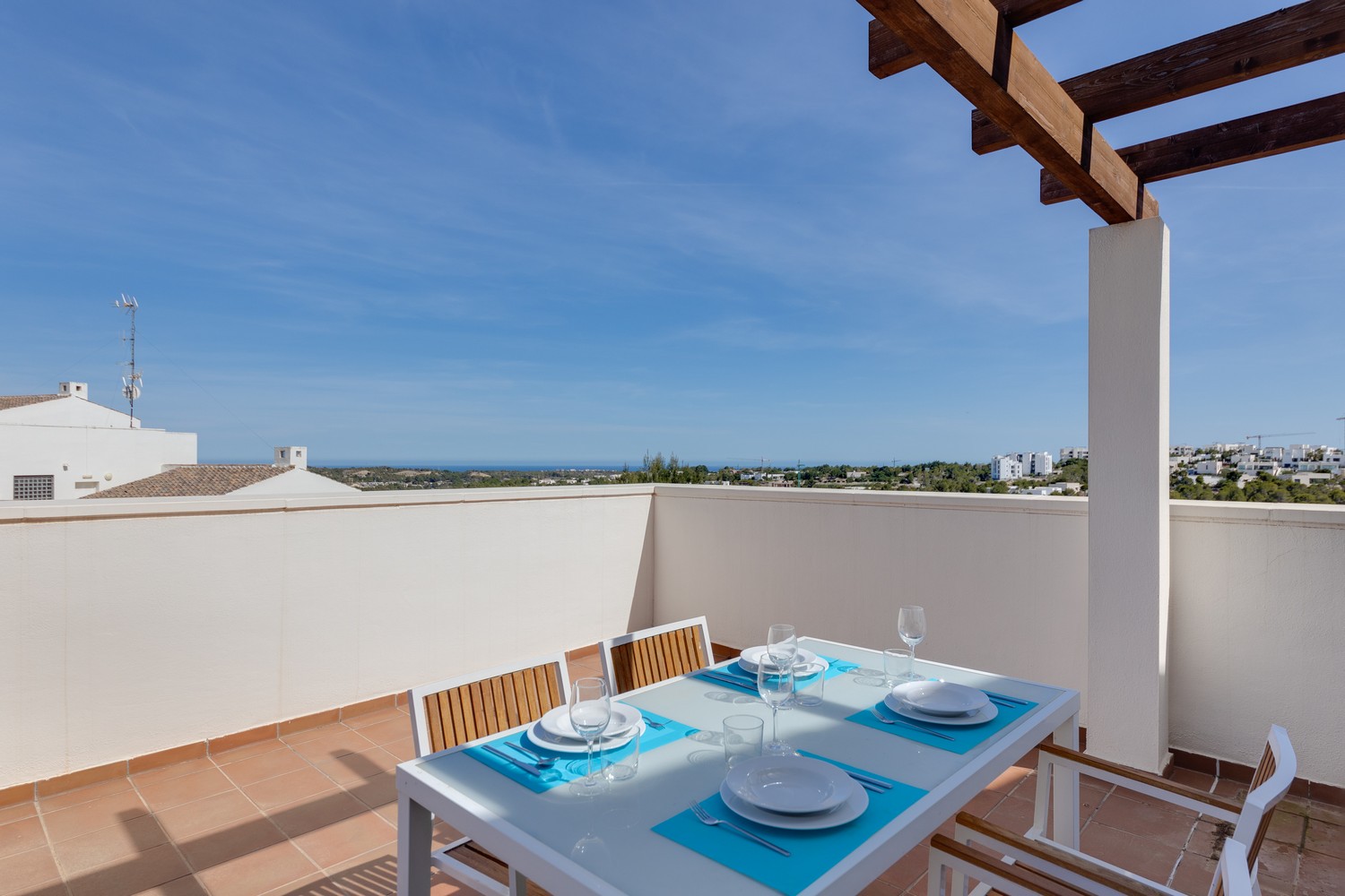Penthouse with sea view in Las Colinas Golf