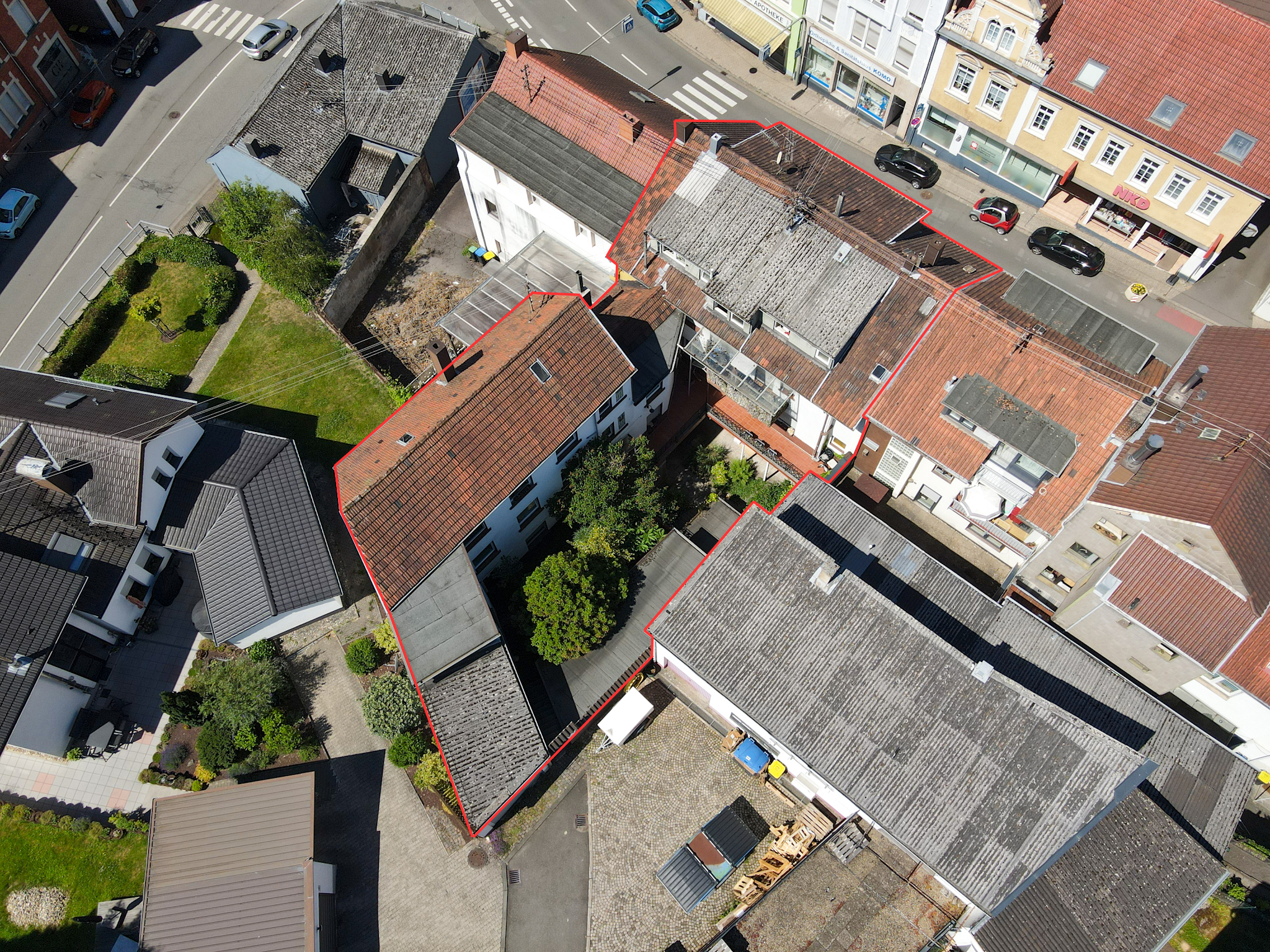 Entwicklungsfähiges Wohn- und Geschäftshaus mit sieben Einheiten in Friedrichsthal!