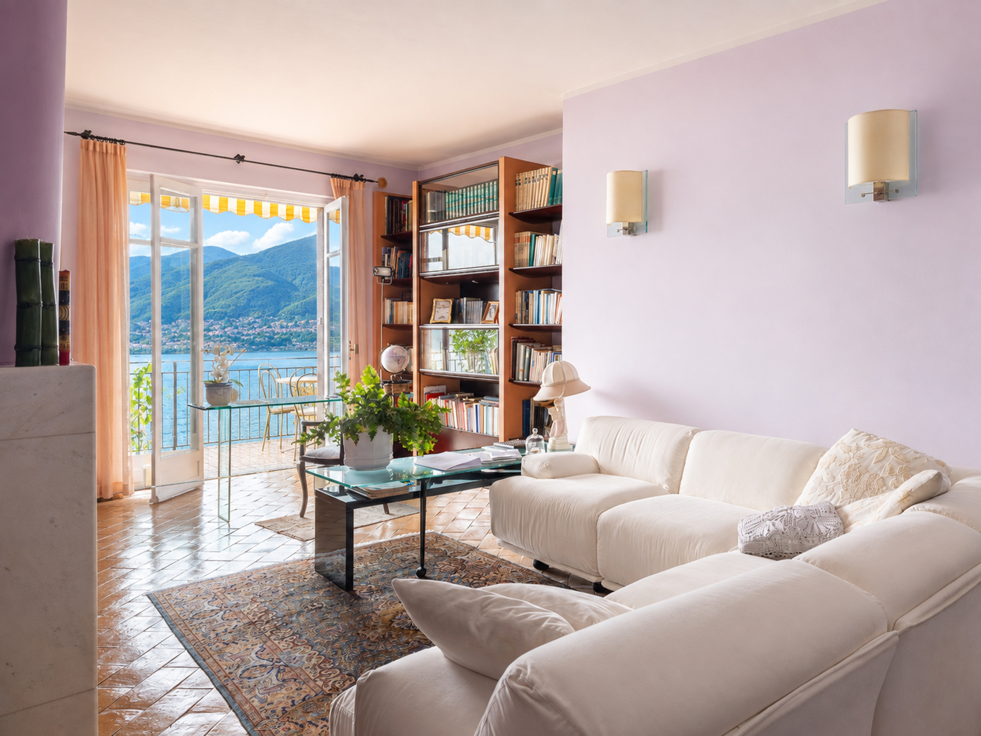 Elegant renovated apartment with lake views in Suna, Verbania