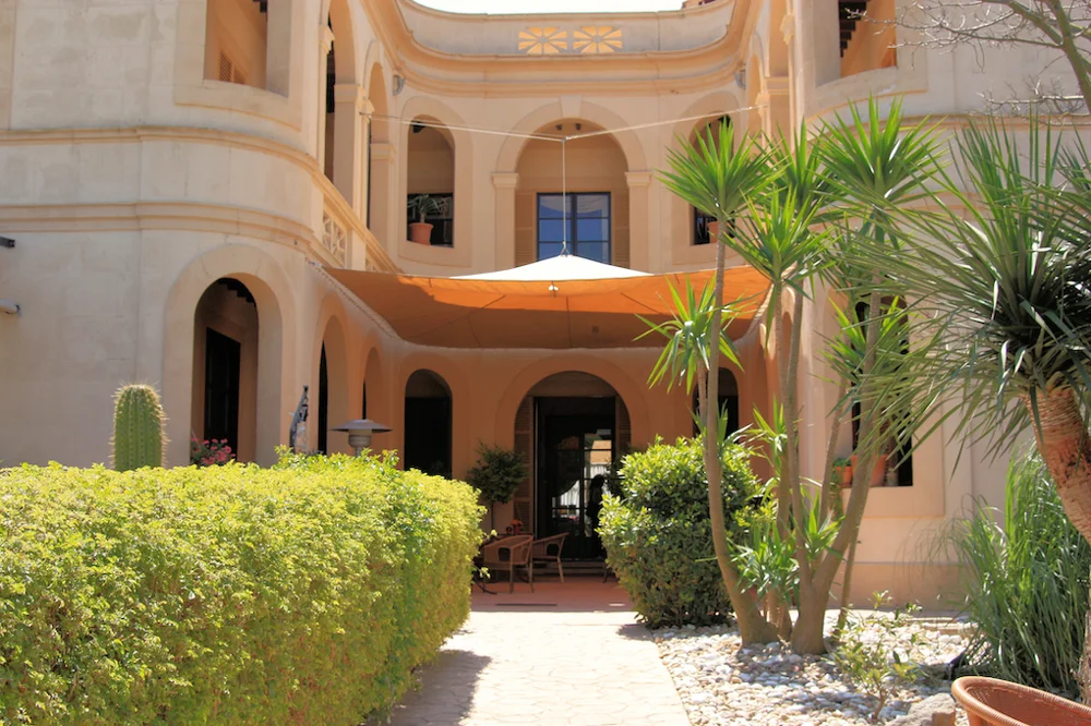 Casa señorial con Hotel y Restaurante en Artá