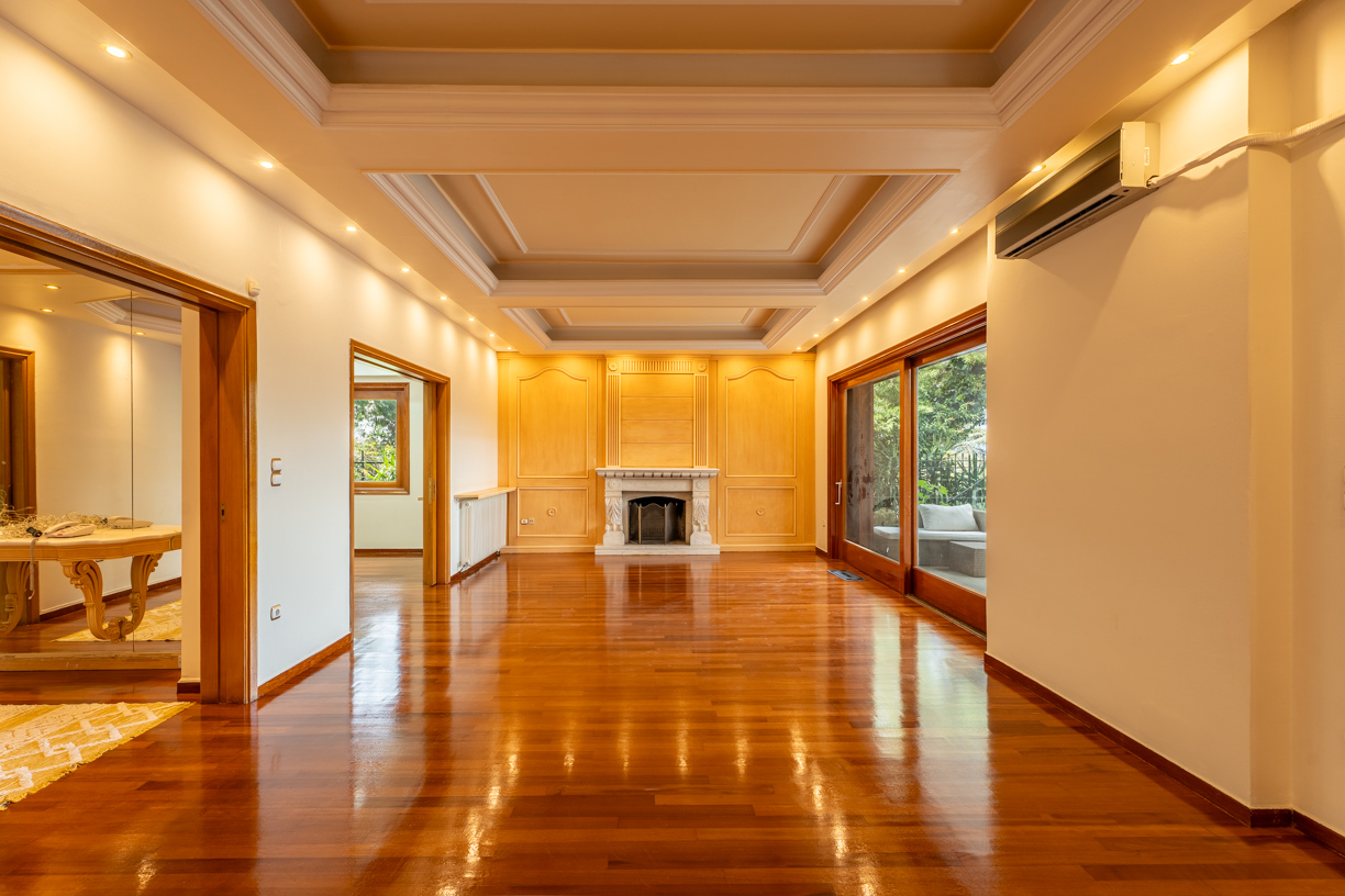 Fantastic ground floor apartment with garden  in Politeia