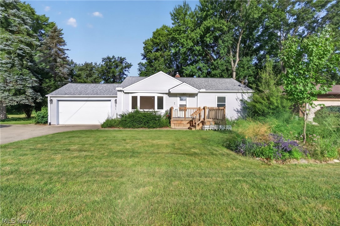 Beautifully Updated 3-Bed Ranch in North Olmsted