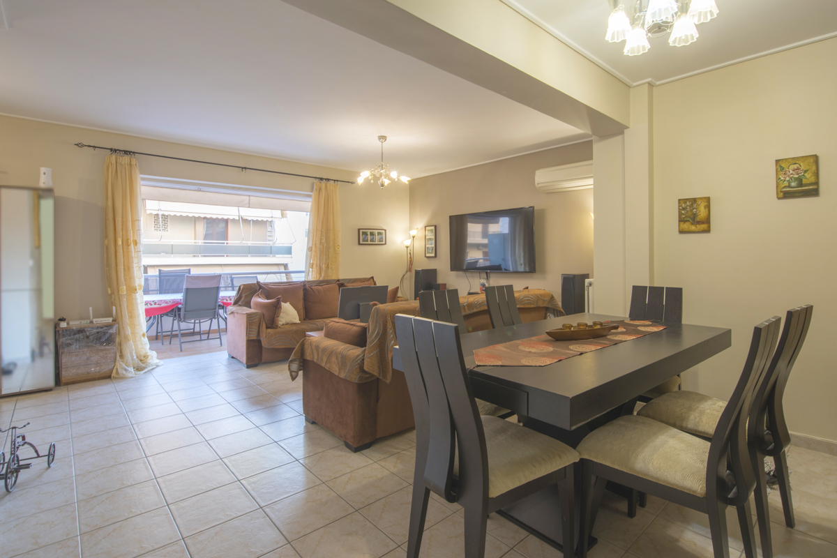 Modern and stylish apartment with parking in Zografou