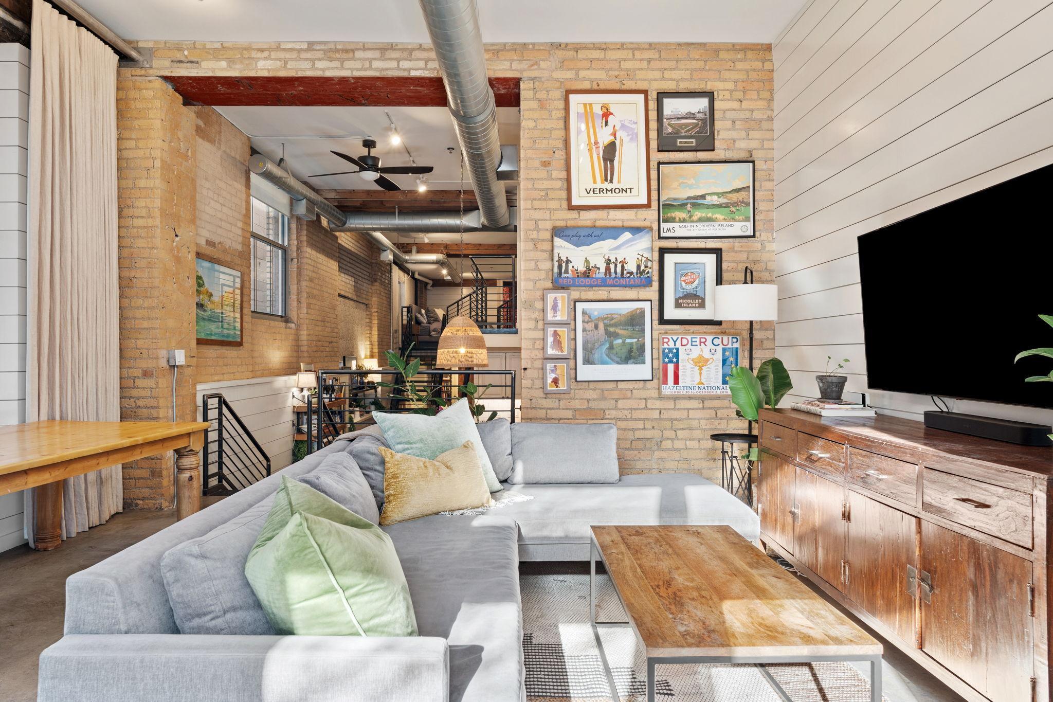 Historic Industrial Luxury: 801 Lofts North Loop Corner