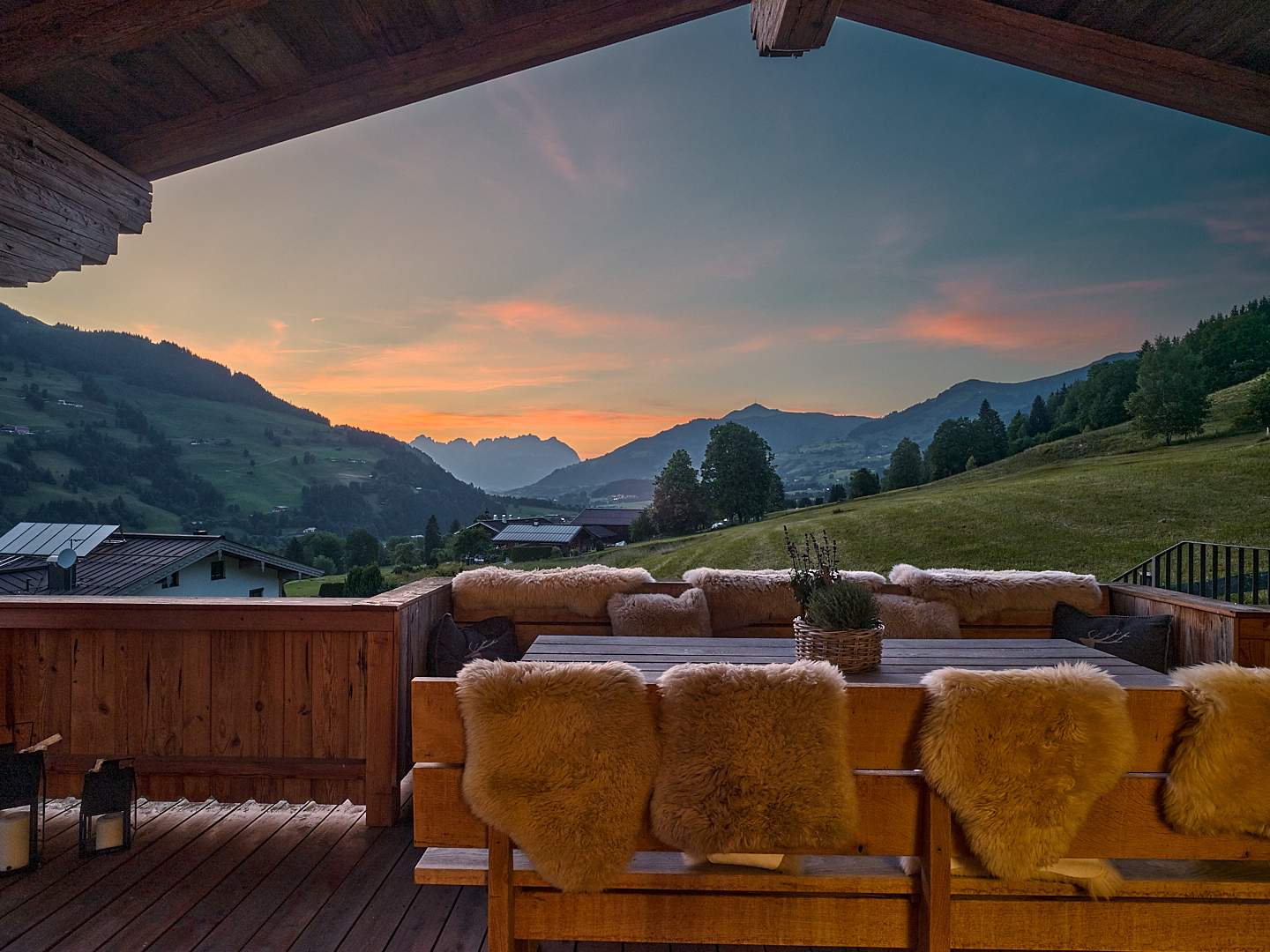 Sunny chalet on the forest edge with stunning Kaiser view