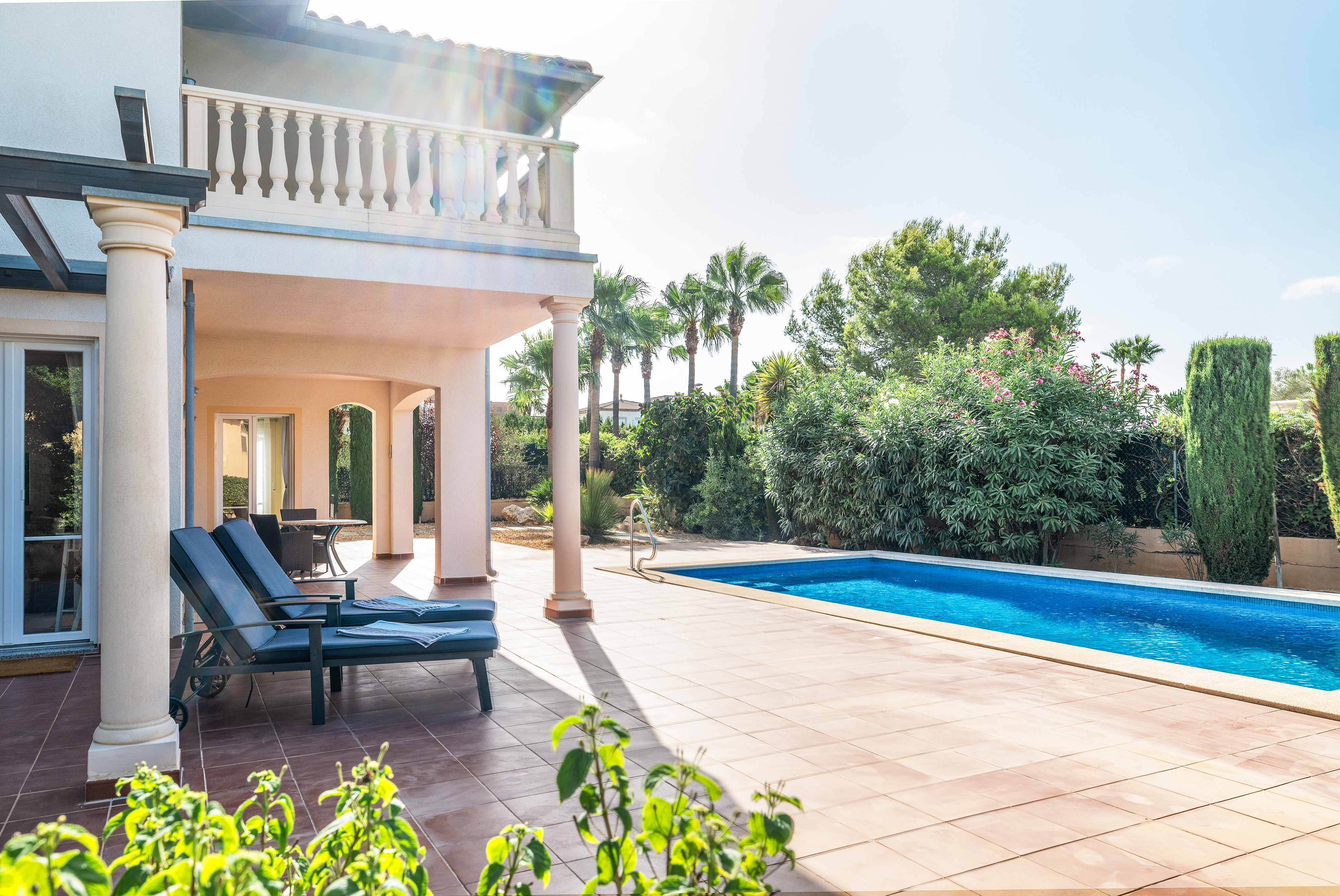 Well-maintained villa with sea views in second sea line in Puig de Ros