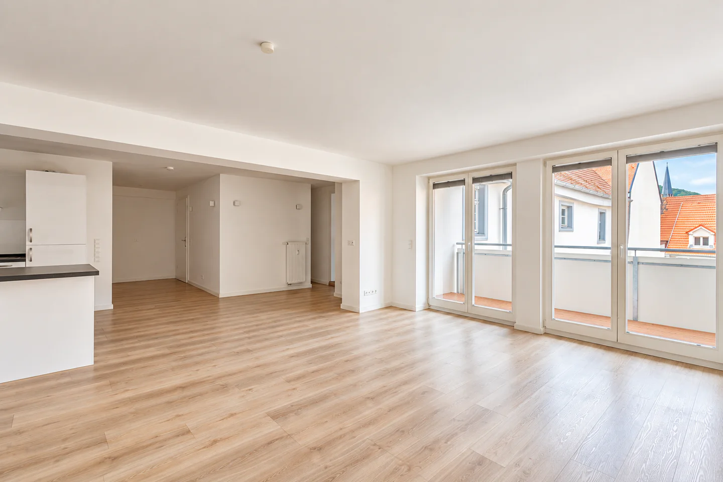 Helle 2-ZKB-Wohnung mit Balkon und Aufzug in Innenstadtlage! - Foto 1
