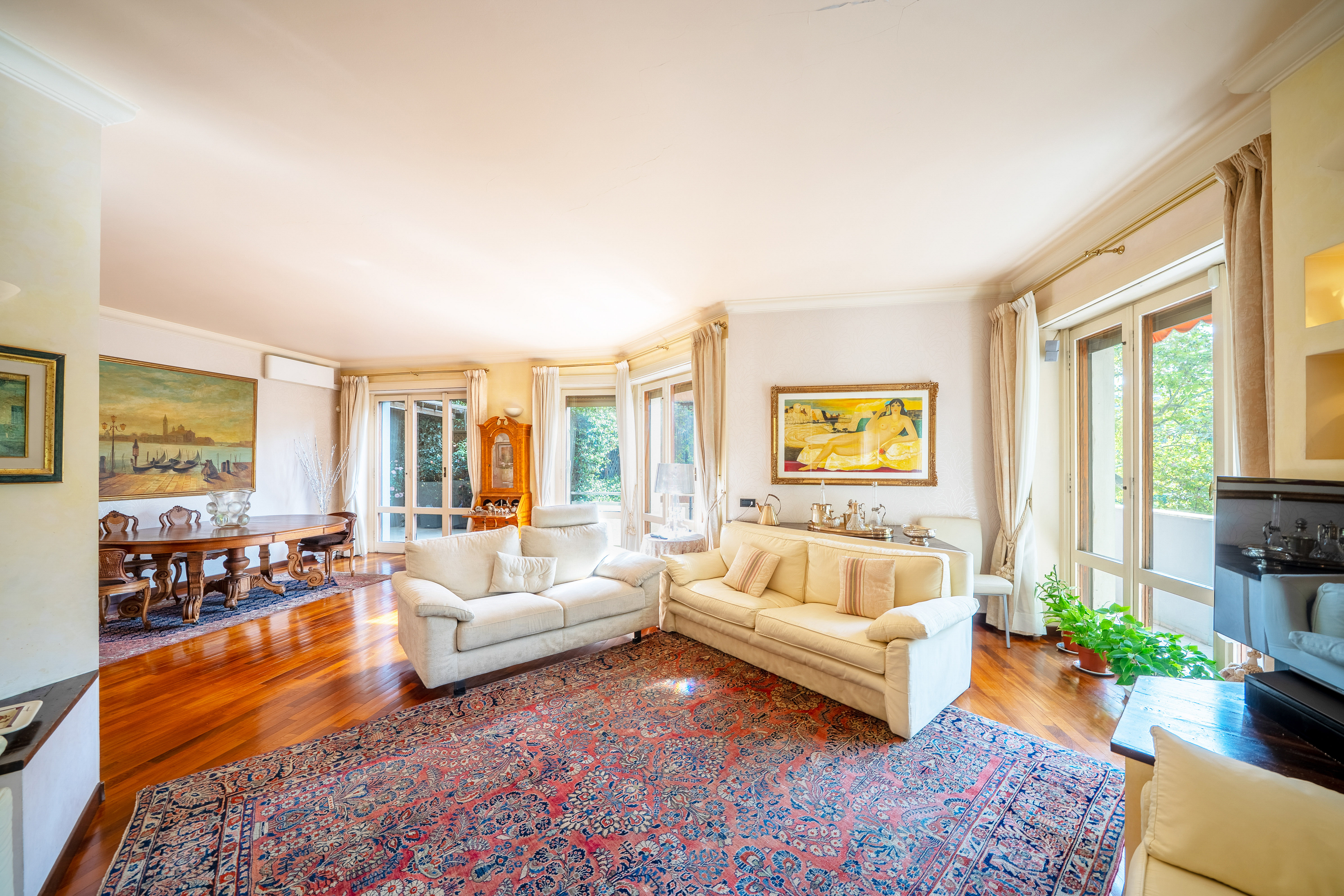 Bare ownership with terrace in Piazzale Libia