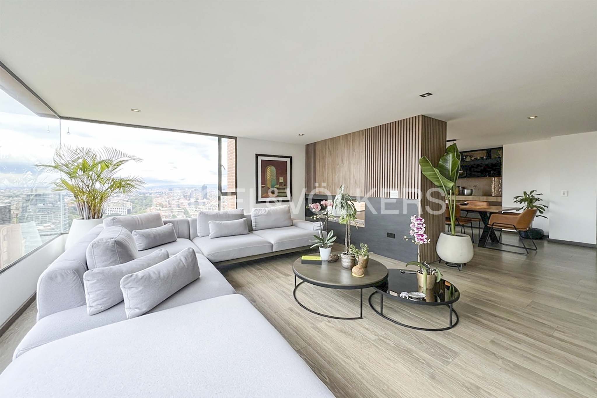 Iluminado apartamento con clubhouse para venta en Chicó Alto