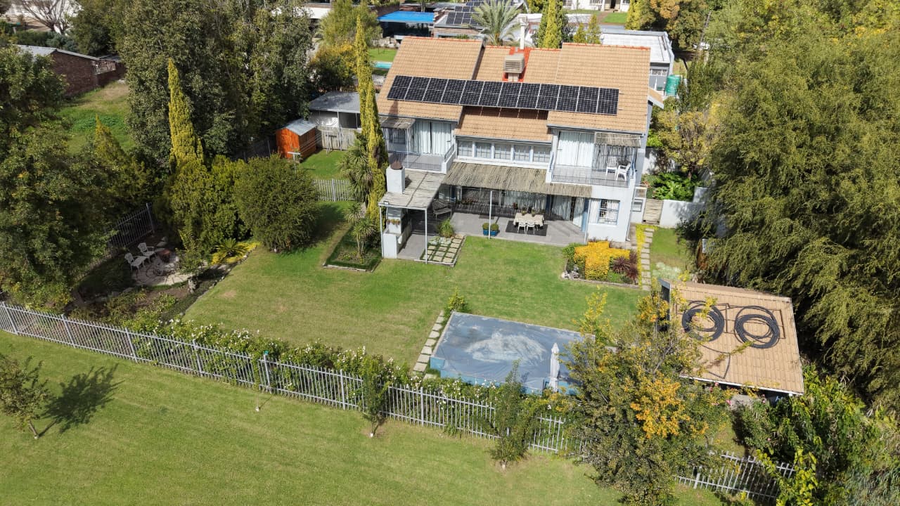 Elegant Double-Storey Home with Bonus Development Land