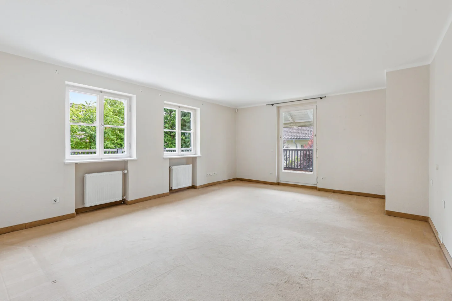 Eindrucksvolle Unternehmervilla mit Südgarten, Pool und großzügiger Dachterrasse - Foto 2