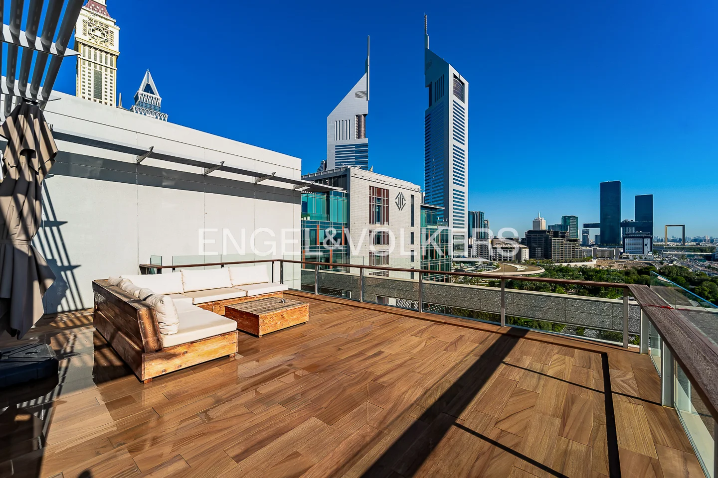 Top Penthouse with Terraces | DIFC License