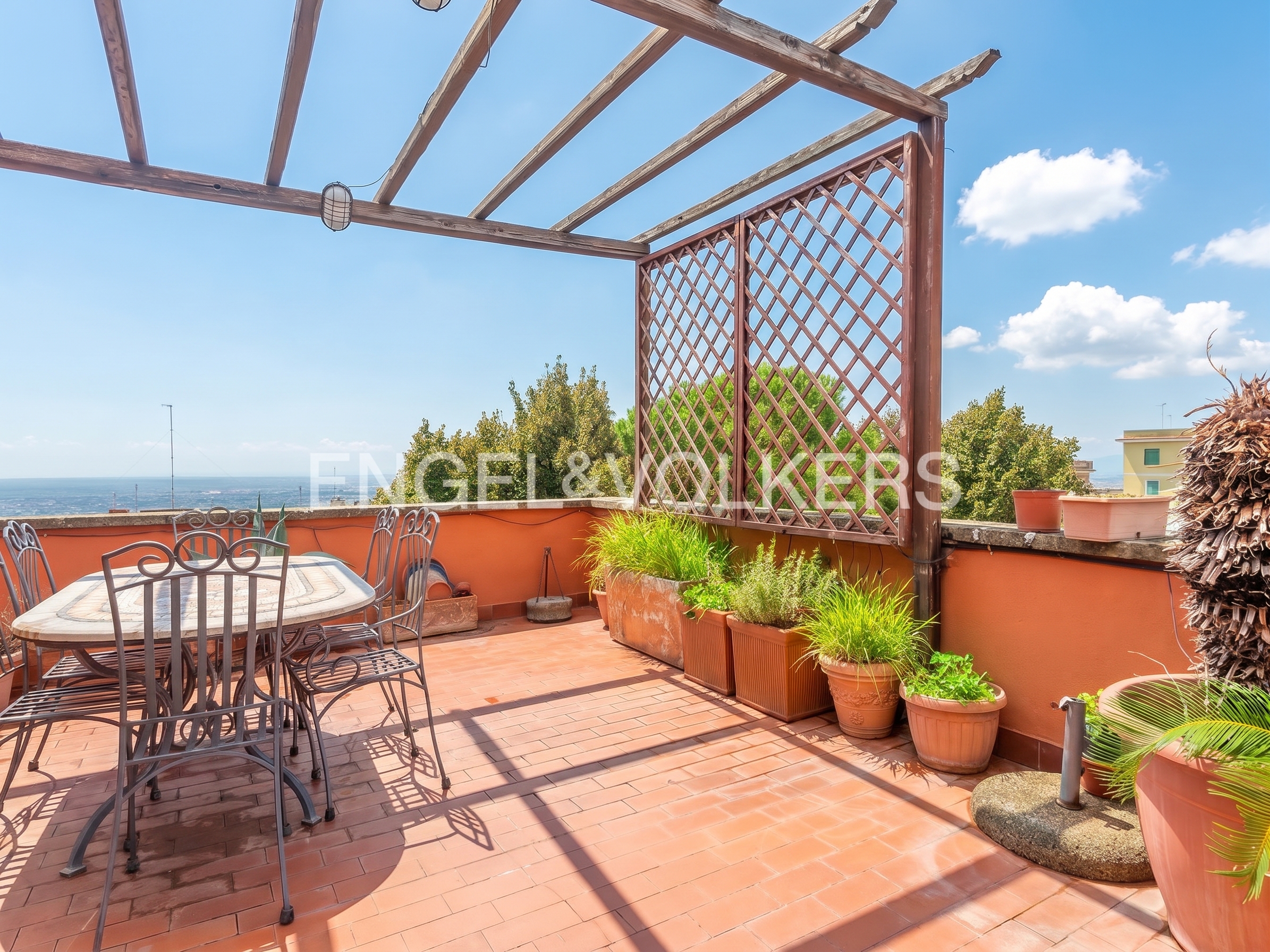 Penthouse and top-floor apartment in central Frascati [KI-modifiziert]