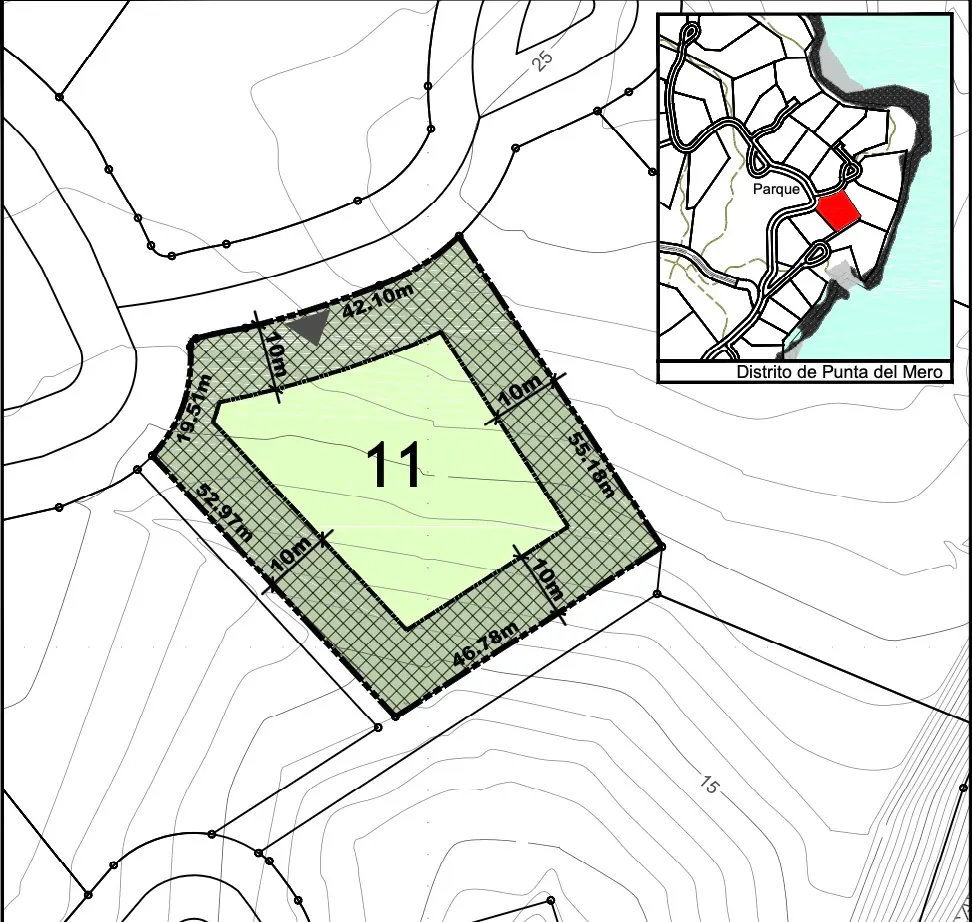 Land plot map showing lot 11 with dimensions, shaded green, and a location inset map of Distrito de Punta del Mero.